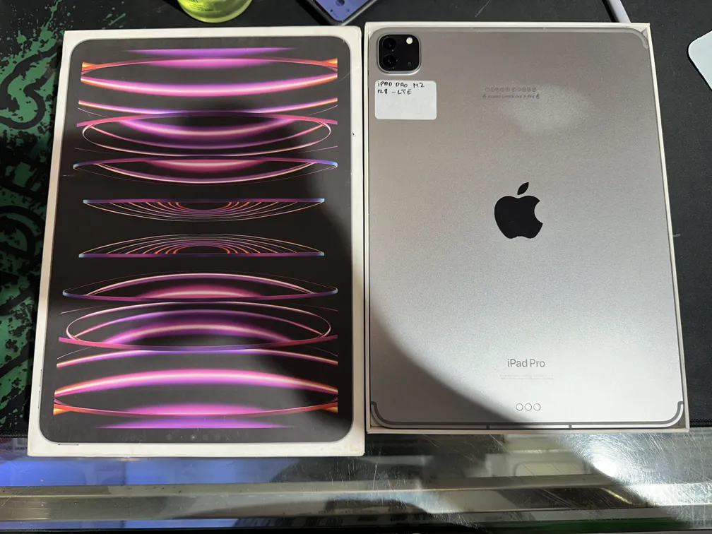 Apple Ipad Pro M2 11 128GB Wi-fi + Cellular Silver 10/10 Condition