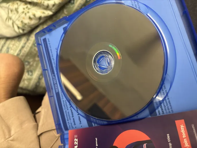 Buy used PS5 Fifa 22 Disc - Used - Video Game - Blue - Under 1 Kg online on Resellpur