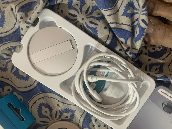 Buy used ESR Kickstand Wireless Charger - White - Magnetic Charging With Adjustable Stand online on Resellpur