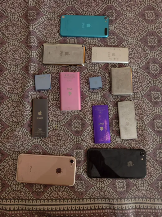 Buy used Apple Ipod Lot 12 Models Mixed Condition For Parts Repair online on Resellpur