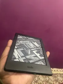 Buy used Kindle 8th Gen Basic 6" E-reader, No Backlight, Minor Screen Spots online on Resellpur