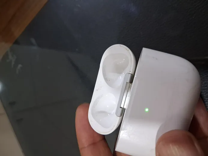 Buy used Apple Airpod 3 Charging Case Model A2566 White online on Resellpur