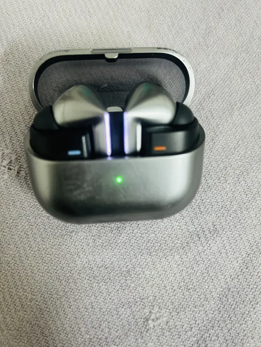 Buy used Samsung Galaxy Buds3 Pro Good Condition Wireless Earbuds Silver online on Resellpur