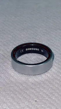 Buy used Samsung Smart Ring, Silver/black, Size 8/10/12, Good Condition online on Resellpur