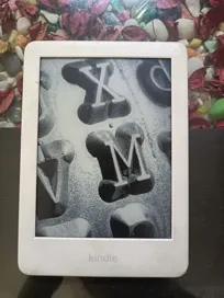 Buy used Kindle 10th Gen Good Condition White E-reader With Cosmetic Damage online on Resellpur