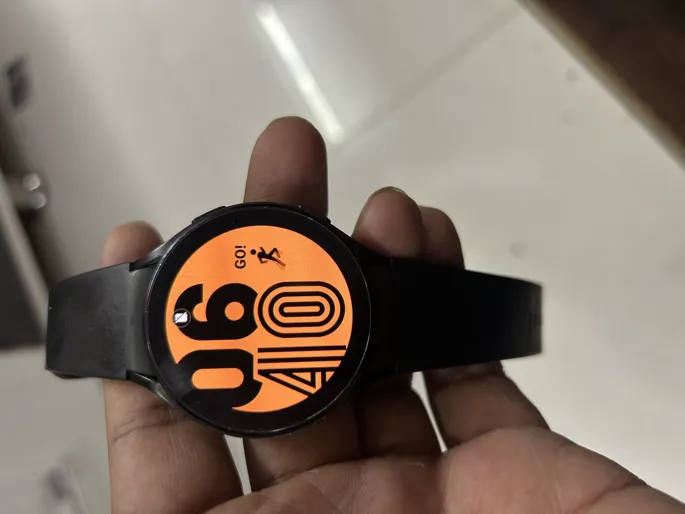 Buy used Samsung Galaxy Watch 4 GPS Black Smartwatch - Good Condition online on Resellpur