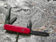 Buy used Victorinox Hiker 1.4613 Swiss Army Knife 91mm 13 Functions Red online on Resellpur