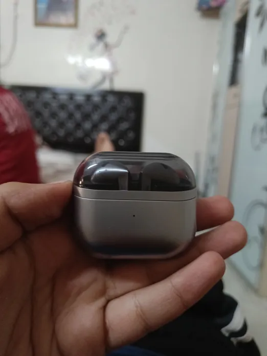 Buy used Samsung galaxy buds 3 online on Resellpur