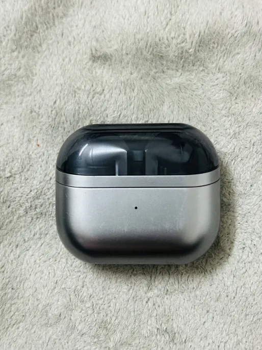 Sold second hand Samsung Galaxy Buds3 Pro, Good Condition, Wireless Earbuds, Silver Black on Resellpur