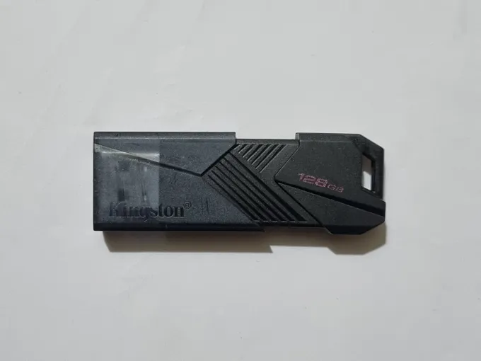 Sold second hand Kingston Used Datatraveler Exodia Onyx 128GB USB Drive Black on Resellpur