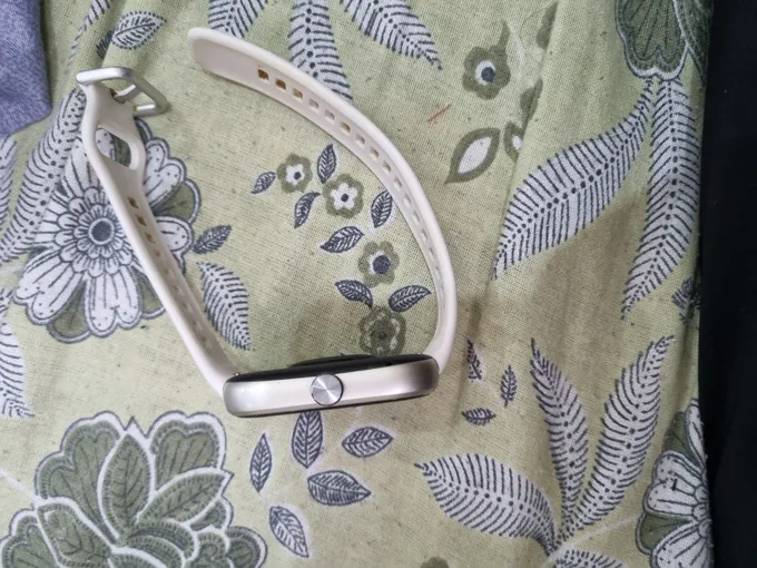 Sold second hand Honor Choice Smart Watch, Good Condition, Silver on Resellpur