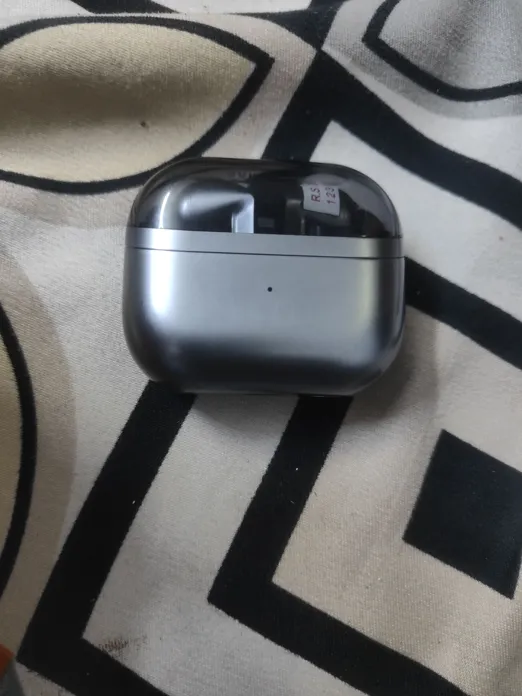 Sold second hand Samsung Galaxy Buds 3 Pro - Excellent Sound Quality on Resellpur