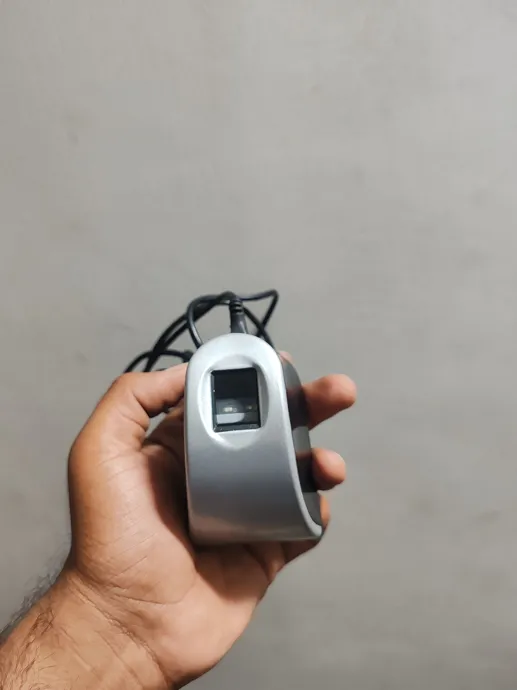 Buy used Mantra Preloved MFS100 V54 Biometric Scanner Silver USB Plug-and-play online on Resellpur