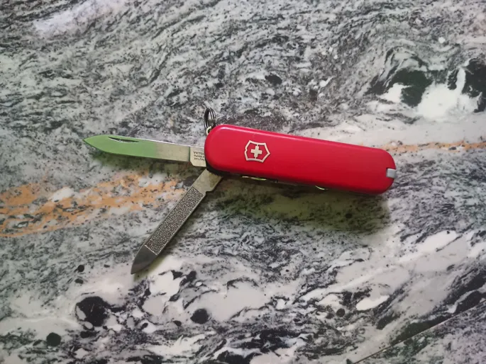 Buy used Victorinox Classic SD Swiss Army Knife Red 58mm Keychain online on Resellpur