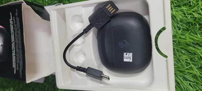 Buy used Skullcandy True Wireless Earbuds - New - Black - 38h Battery Life online on Resellpur