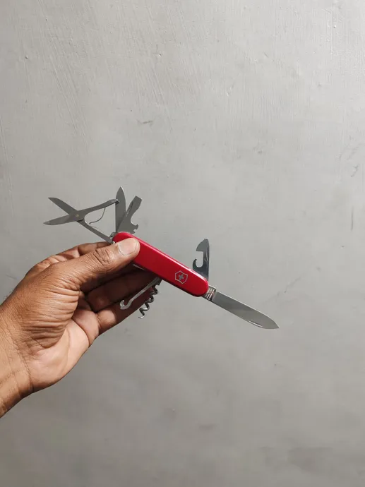Buy used Victorinox Climber Pre-owned Multi-tool Classic Red 91mm 14 Functions online on Resellpur