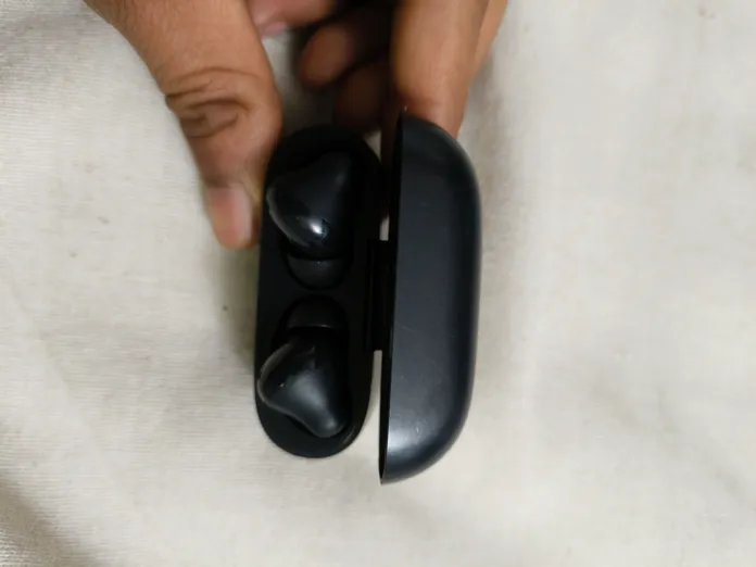 Sold second hand Realme Buds T310 - Good Condition - Wireless Earbuds - Black on Resellpur