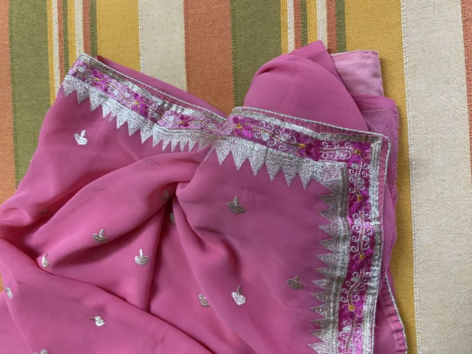 Buy used Sari online on Resellpur