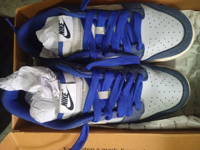 Buy used Nike Sneakers UK7 online on Resellpur