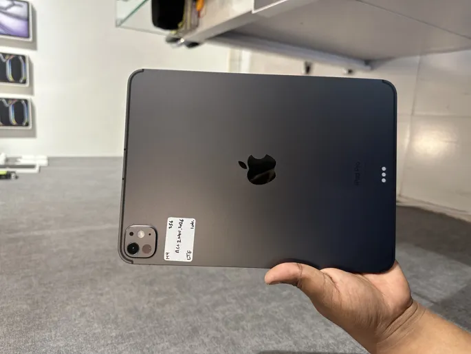Sold second hand Apple Ipad Pro 11 Inch M4 256GB Wifi Cellular Space Gray APPLECARE+ on Resellpur