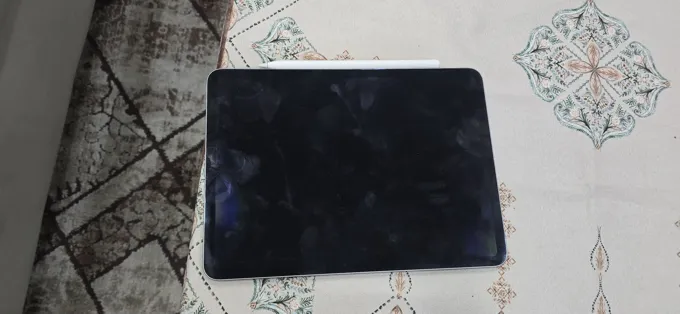 Buy used Apple Ipad Pro 11 Inch Excellent Condition Silver 128GB With Apple Pencil 2nd Gen online on Resellpur