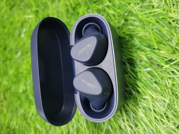 Sold second hand Jabra Elite 4 Active - Used - Wireless Earbuds - Navy - Key Features: Active Noise Cancellation on Resellpur