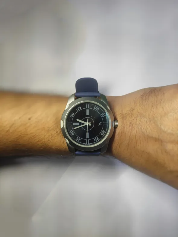 Buy used Fastrack Silver-toned Analog Quartz Watch For Men, Good Condition online on Resellpur