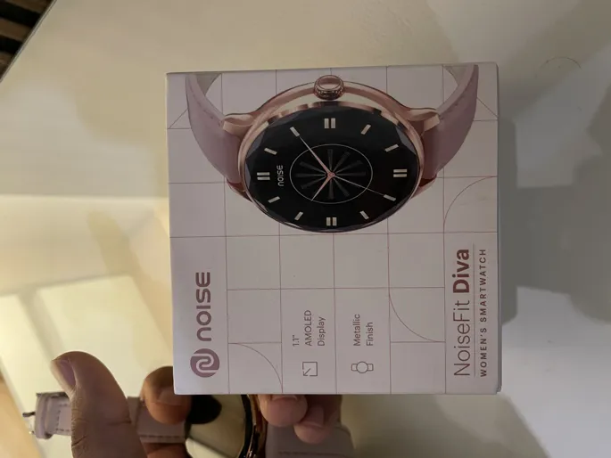 Sold second hand Noisefit Diva Smartwatch - Like New - Women's - Pink - 1.1" AMOLED Display on Resellpur