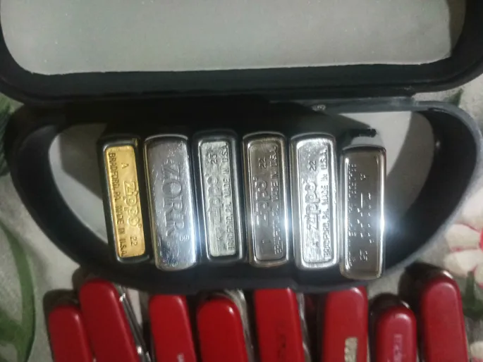 Buy used Victorinox Swiss Knife Set + Original Zippo Lighters - Red - EDC Lot online on Resellpur