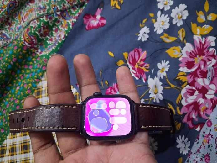 Buy used Apple Watch Series 7 GPS 41mm Black Dark Brown Leather Strap online on Resellpur