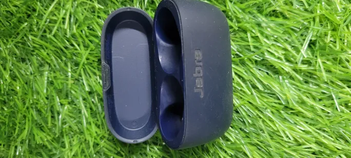 Buy used Jabra 75t Charging Case Only online on Resellpur
