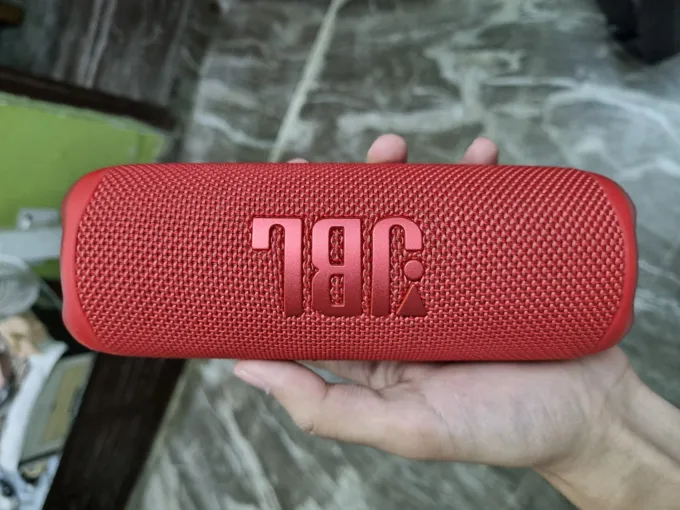Buy used JBL Flip 6 - Used - Portable Speaker - Red - 30W Sound - With Strap online on Resellpur
