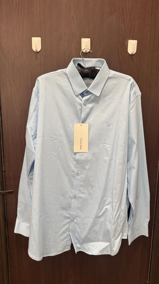 Buy used Calvin Klein Blue Formal Shirt - New - Men's - Light Blue - XL/XXL - Stretchable online on Resellpur