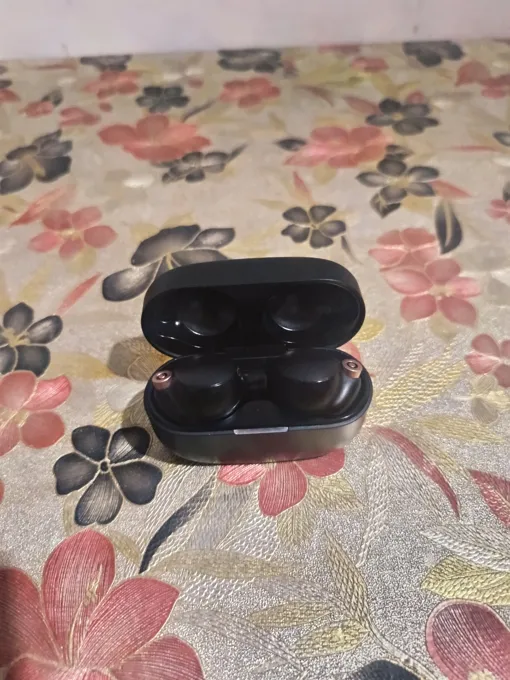 Buy used Sony WF-1000XM4 Refurbished Noise-cancelling Earbuds online on Resellpur