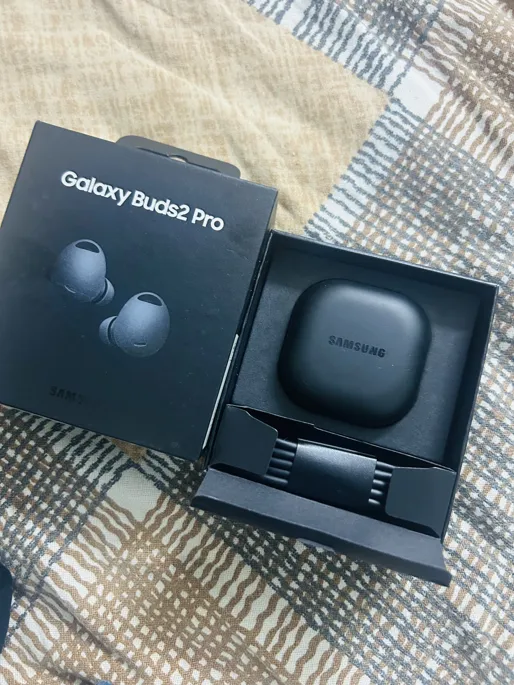 Sold second hand Samsung Galaxy Buds2 Pro Very Good Black Wireless Earbuds With Original Box on Resellpur