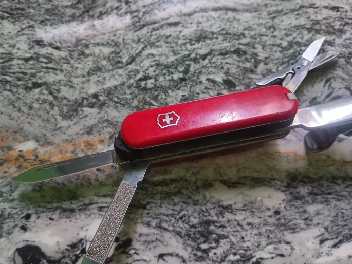 Buy used Victorinox Classic SD Swiss Army Knife Red 58mm Keychain online on Resellpur