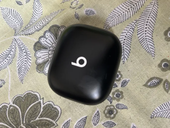 Buy used Beats Powerbeats Pro 2 Charging Case USB-C Black online on Resellpur