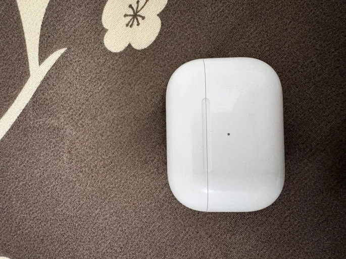 Buy used Apple Airpods Pro 2 Like New White Wireless Bluetooth Headphones online on Resellpur