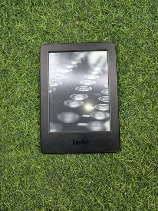 Sold second hand Kindle 7th Gen E-reader With Minor Screen Marks on Resellpur