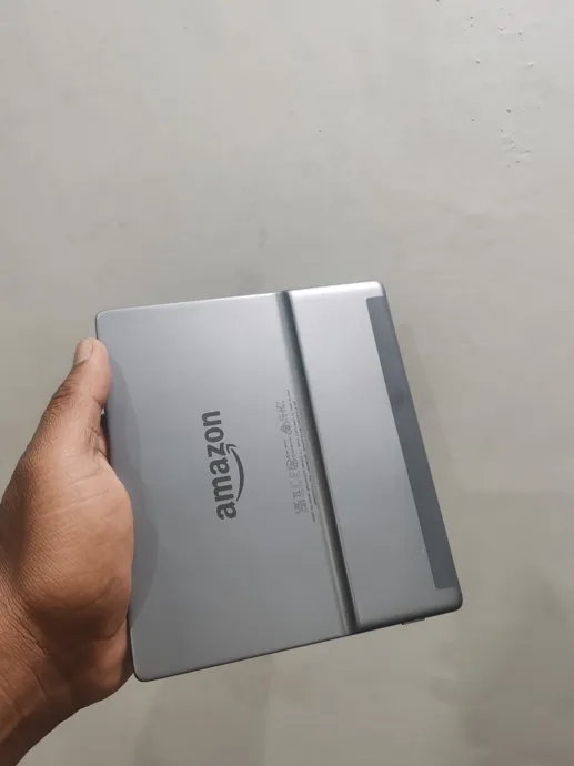 Buy used Kindle Oasis 10th Gen Mint Condition Wifi + Free Lifetime 4G Silver online on Resellpur