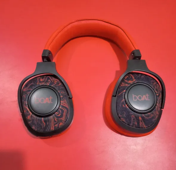 Buy used Boat Rockerz 550 Original | Perfectly Working | Without Bill, Box | Upto 20 Hours Playback | 50MM Drivers online on Resellpur