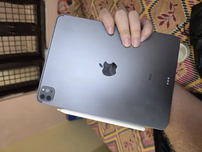 Buy used Apple Ipad Pro 2nd Gen 128GB Space Gray Wifi Good Condition online on Resellpur