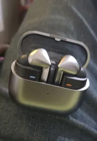 Sold second hand Samsung Galaxy Buds3 Pro - Used - Unisex - Earbuds - Silver - - AI Sound Customization on Resellpur