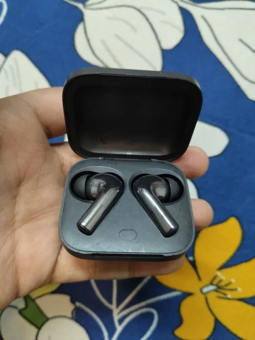 Buy used Oneplus buds 3 online on Resellpur