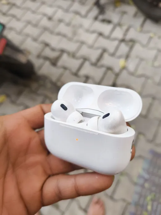 Buy used Apple Airpods Pro - Fully Working - White - Wireless Earbuds online on Resellpur