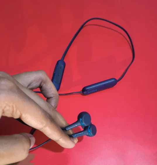 Sold second hand Sony WI-XB400 | Good Condition | Wireless Neckband Headphones | Blue | Extra Bass on Resellpur