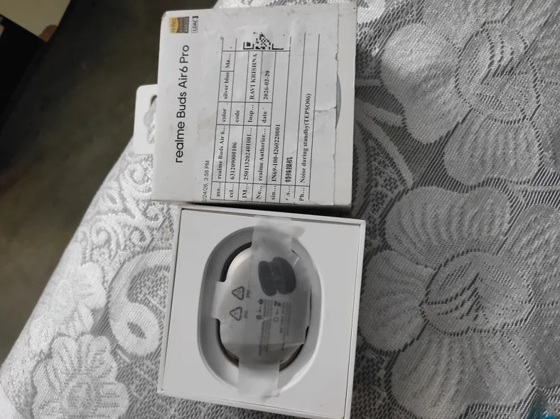 Sold second hand Realme Buds Air 6 Pro New Wireless Earphones Silver Blue on Resellpur