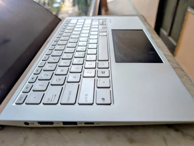 Buy used Asus Zenbook 14 UX434FLC Ultrabook, Intel I5, 8GB RAM, 512GB SSD, NVIDIA MX250 online on Resellpur