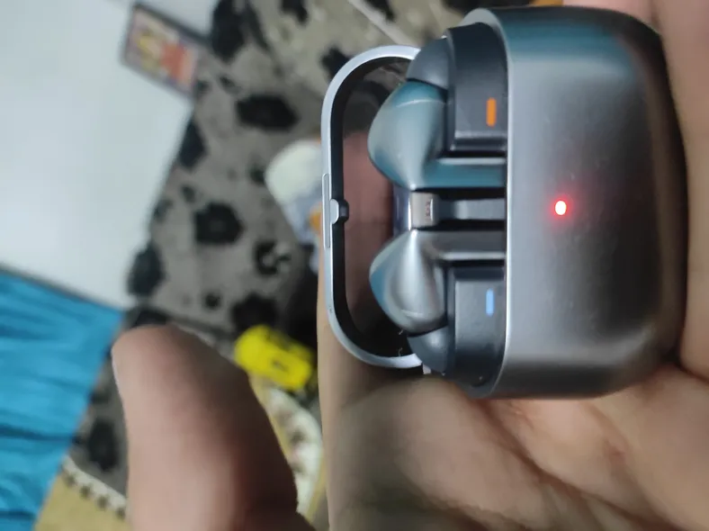 Buy used Samsung Galaxy Buds 3 Pro - Good Condition - Wireless Earbuds - Gray online on Resellpur