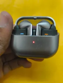 Buy used Samsung Galaxy Buds3 Pro - Used - Unisex - Earbuds - Gray - online on Resellpur